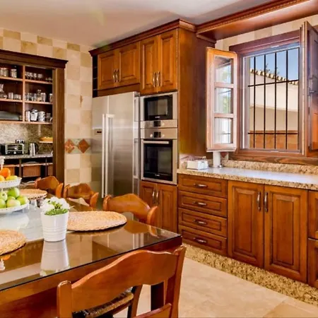 El Arroyo فيلة *