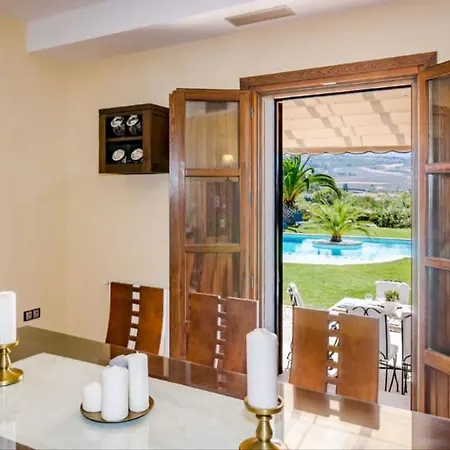 El Arroyo فيلة *